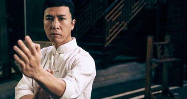 《一代宗师》叶问怎么去世的?