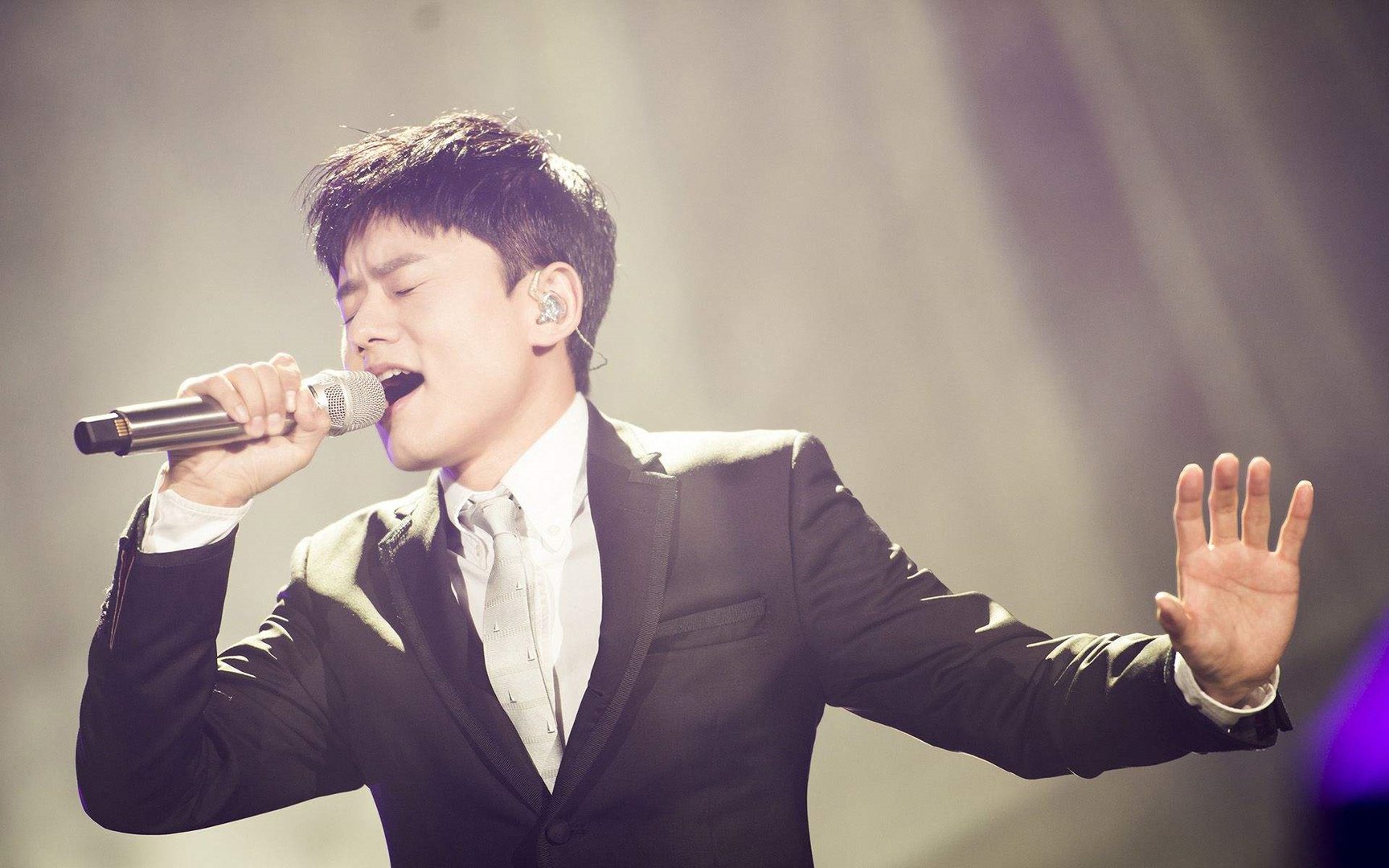 哪些明星在人民大会堂开过演唱会？