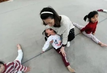 省运会体操比赛，嘉兴7岁女孩李恬芯斩获3金2银，冠军是如何培养出来的？