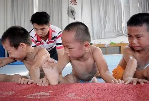 省运会体操比赛，嘉兴7岁女孩李恬芯斩获3金2银，冠军是如何培养出来的？