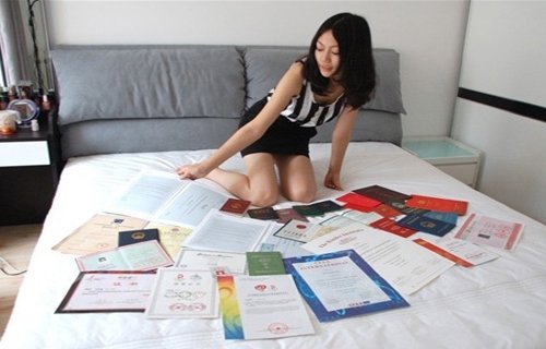 晒证女的专家观点