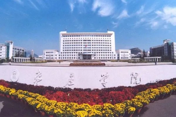 枣庄中考录取分数线是多少？