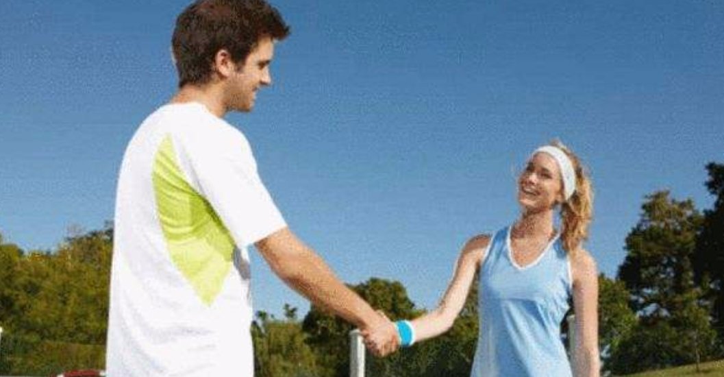 女生说我们只是好朋友，那我要放弃么？