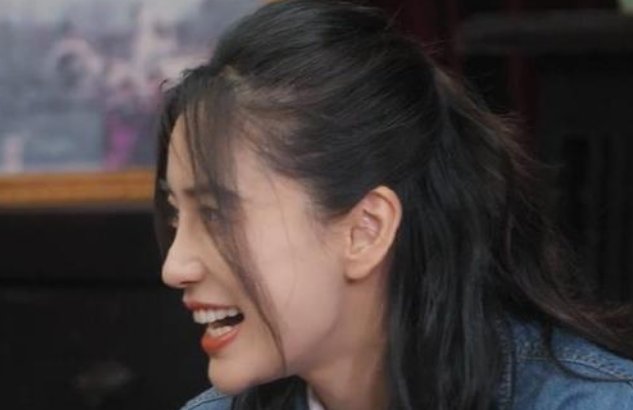 华晨宇听杨幂唱《爱的供养》反应：求不要再唱了，杨幂是什么反应？