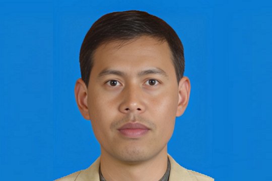 江安县秦岭简历