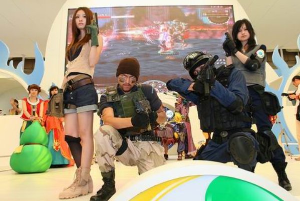 男生和女生在一起怼怼的游戏