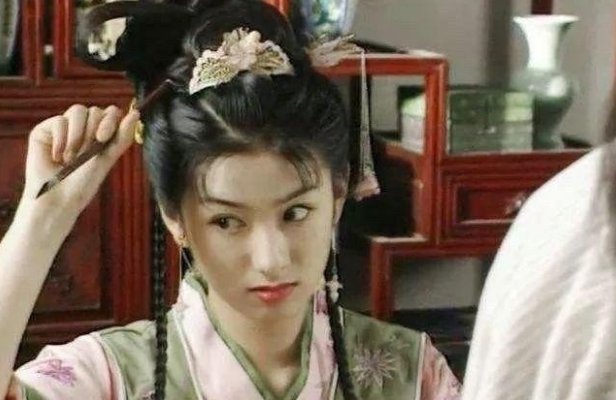 黄奕的新年愿望是上对花轿嫁对郎,她为什么总是在消费以前的老剧?