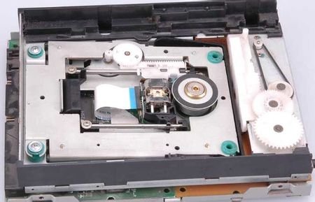 DVD上碟片放进去却显示无碟，怎么回事？