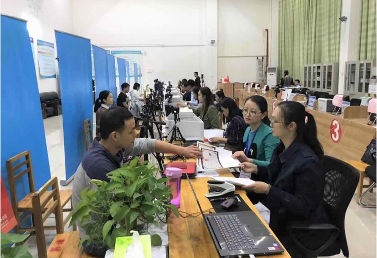 急求吉林省招生办的电话？想咨询研究生考试的问题。急