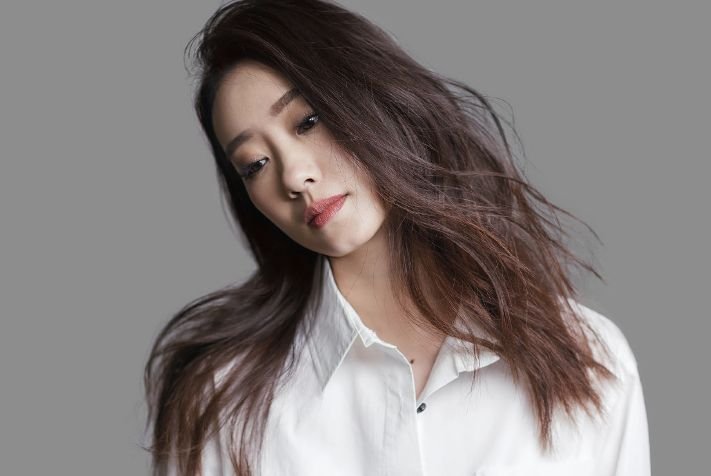 张小斐成名之路艰难，近日更新动态在线凡尔赛，她的人缘如何？