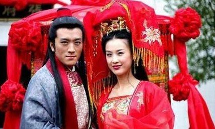 黄圣依二胎产子是怎么回事？