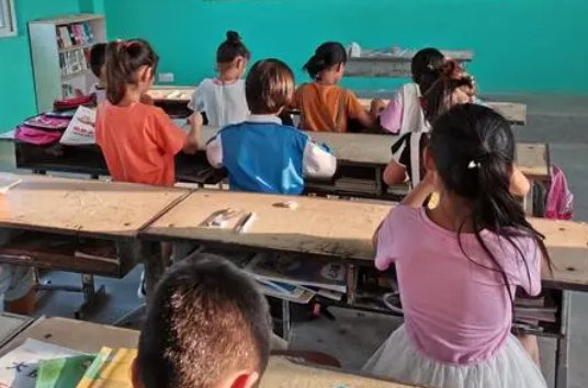 河北平山县手拉手希望小学叫什么?