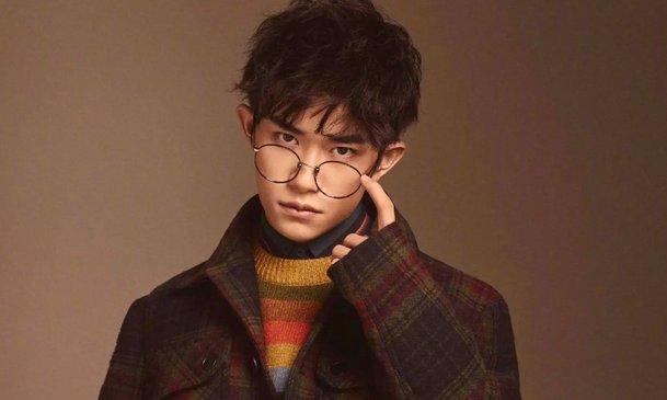 易烊千玺经纪公司是哪个