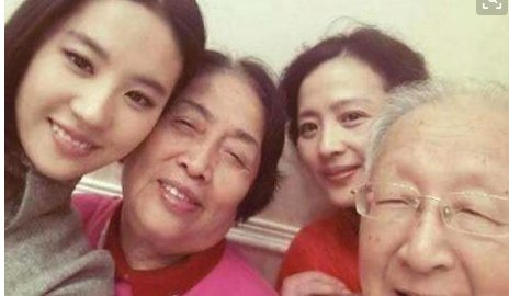 妈妈的姐姐叫什么