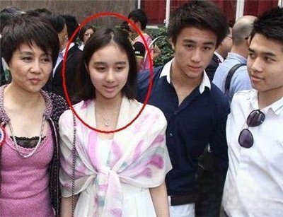 何超莲何猷君是什么关系 她的妈妈是家中的四太