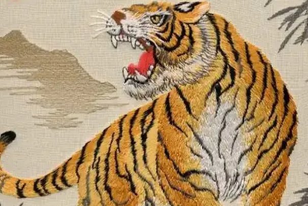 秋高气爽是何肖