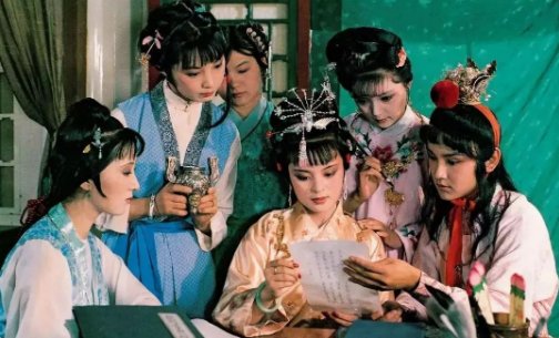 为什么《红楼梦》会被说是鬼故事？