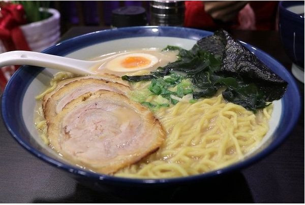 在日本，800日元一碗的拉面，到底算不算“贵”？