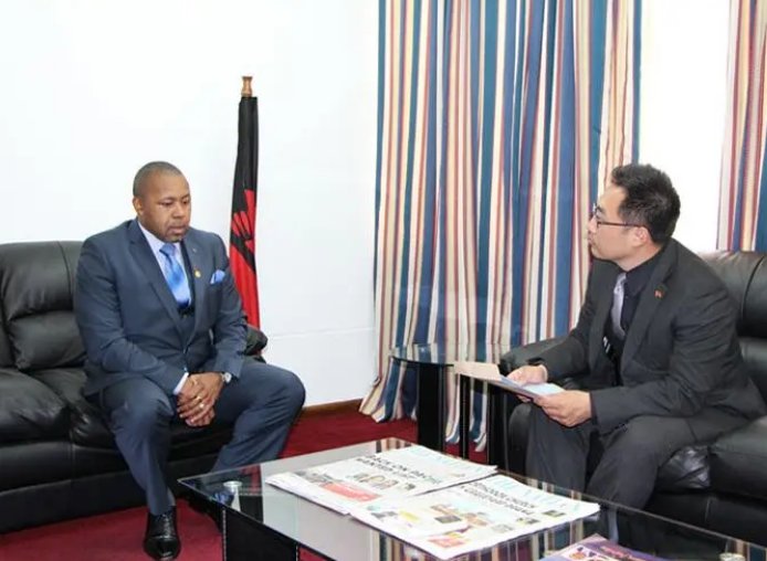 参赞是什么职务