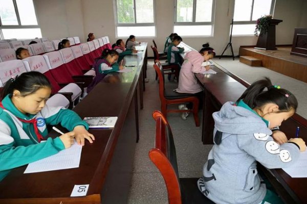 妖艳是什么意思