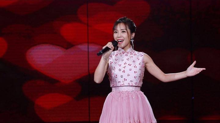 云朵跟刀郎同居6年被抛弃，现如今云朵都难以忘怀，他们究竟发生了什么？