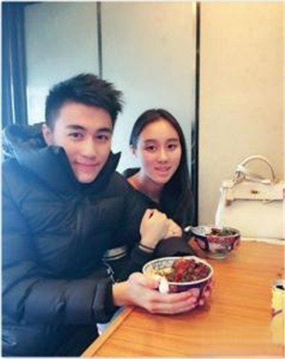 何超莲何猷君是什么关系 她的妈妈是家中的四太