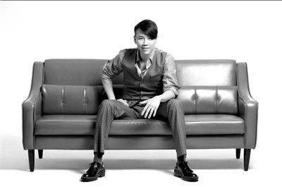 就是爱你歌词谁能告诉我？