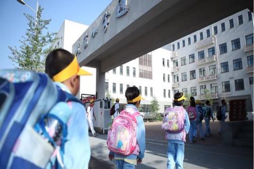 上学外出佩戴小玩具的感受