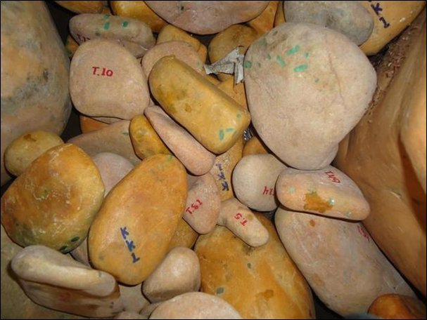 批发翡翠原石批发市场在哪里