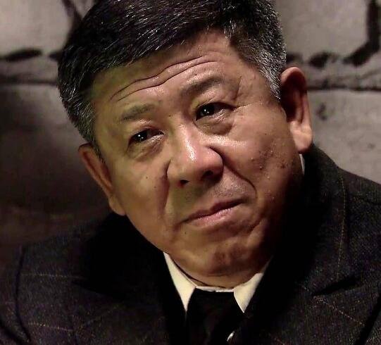 悬崖最后的内鬼是谁