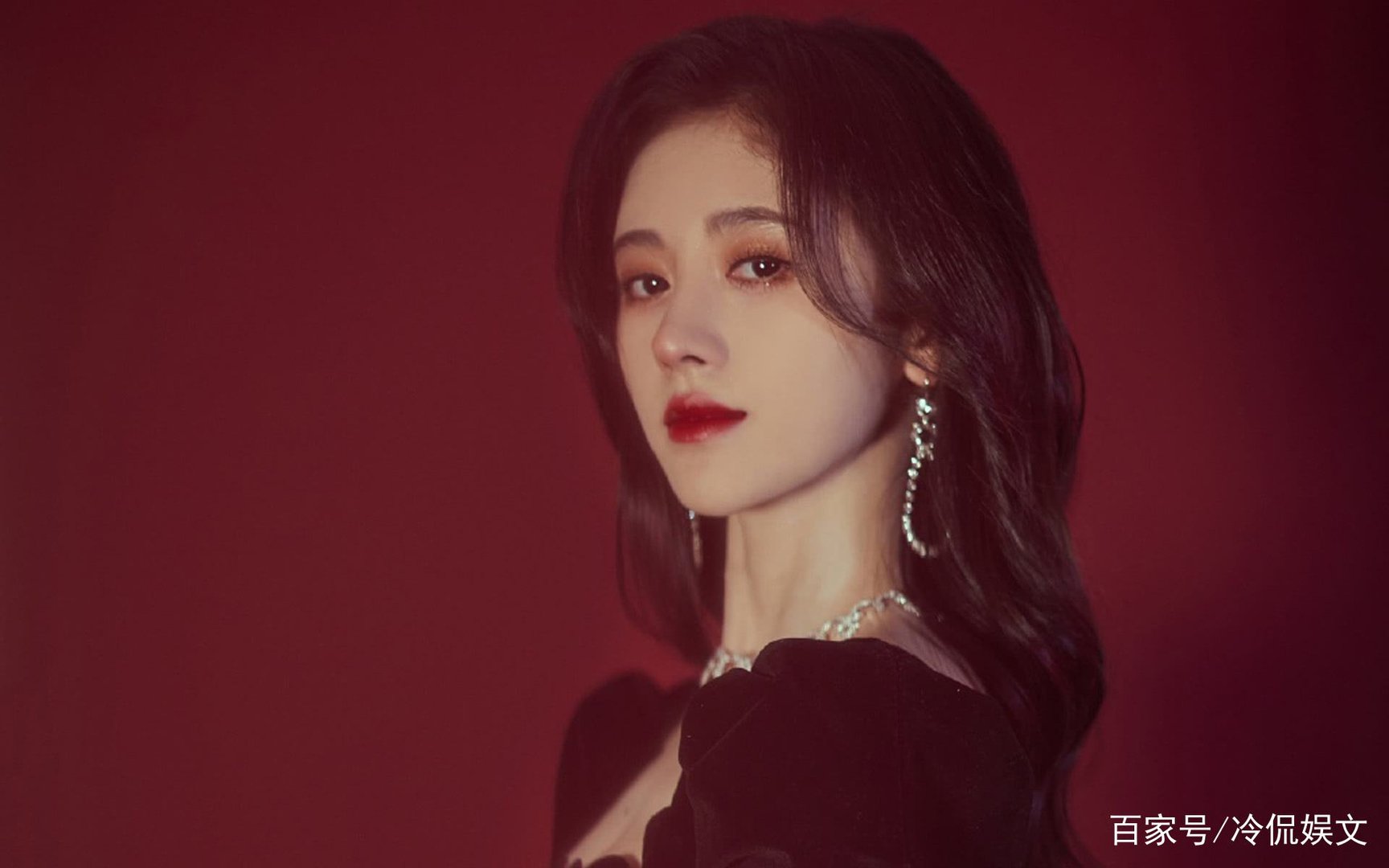 都说央视被称为最强“卸妆水”，那被称为“四千年美女”的鞠婧祎扛过了吗？