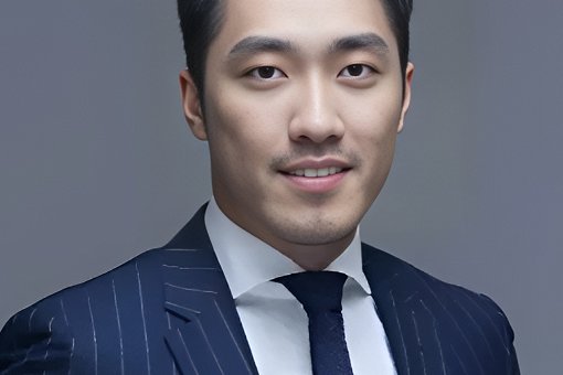 王自如家庭背景