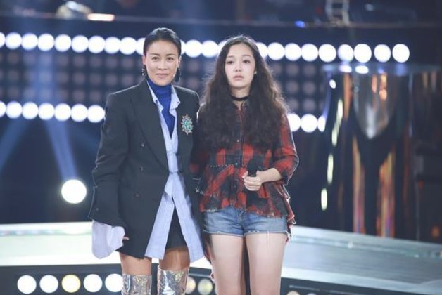 希林娜依高是什么族