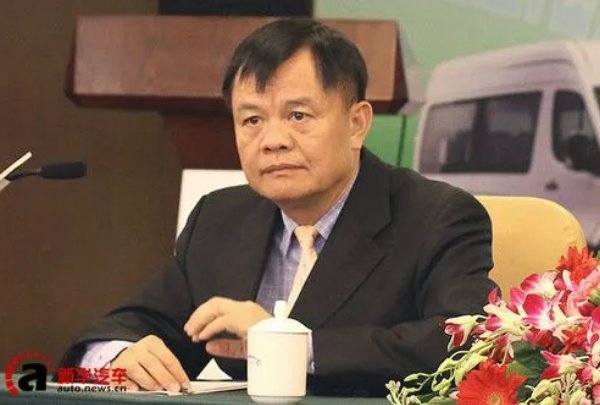 创维黄宏生简历