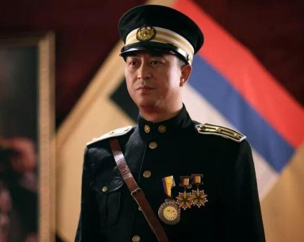 悬崖最后的内鬼是谁