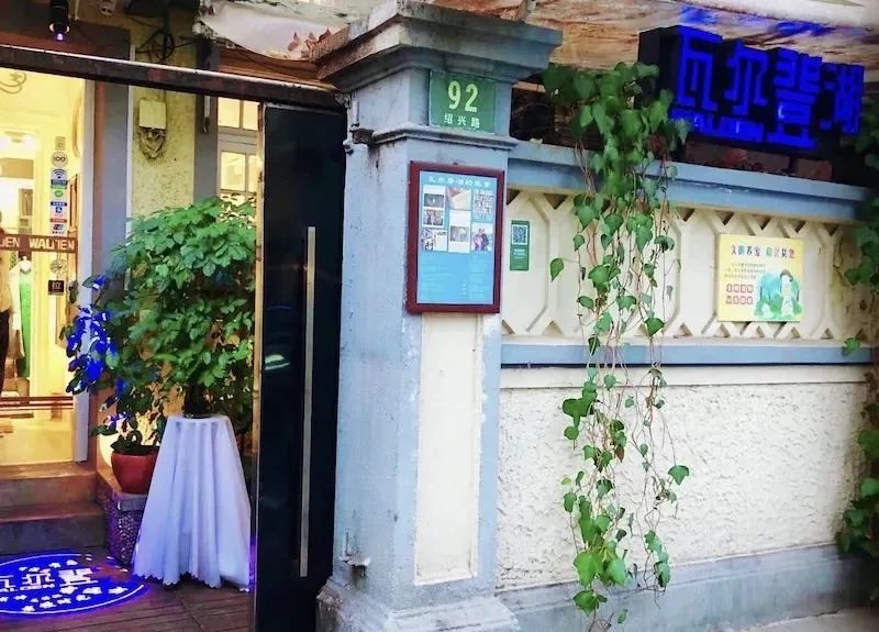 上海小店复市难，2个月损失100万营业额，应该如何解决当下的困境？