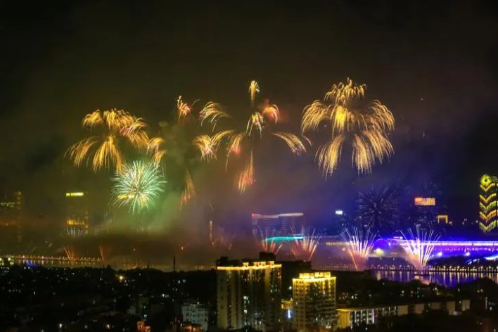 烟花唯美的短句10字