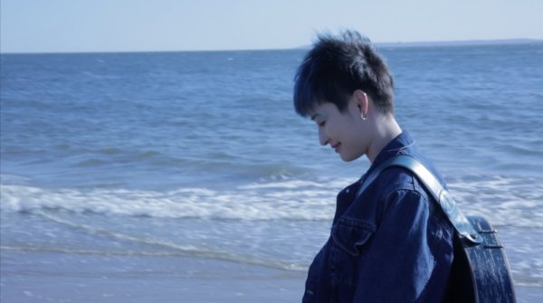 求歌名，歌词好像是“七月份的尾巴，你是狮子座。八月份的前奏，你是狮子座” 求歌名