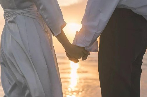 聚散终有时的上一句是什么？