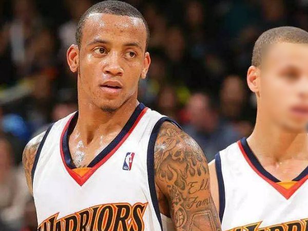 金州勇士队球衣8号是谁的