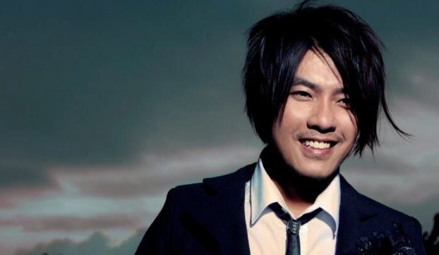 阿杜的歌曲…（我应该在车里，不应该在这里…）什么名字