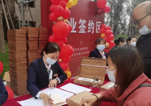 多地推行“交房即交证”，各地成效几何？