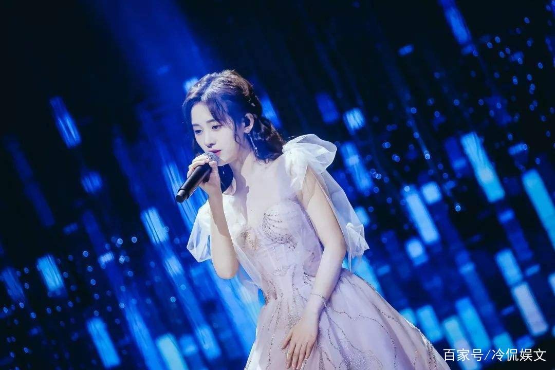 都说央视被称为最强“卸妆水”，那被称为“四千年美女”的鞠婧祎扛过了吗？