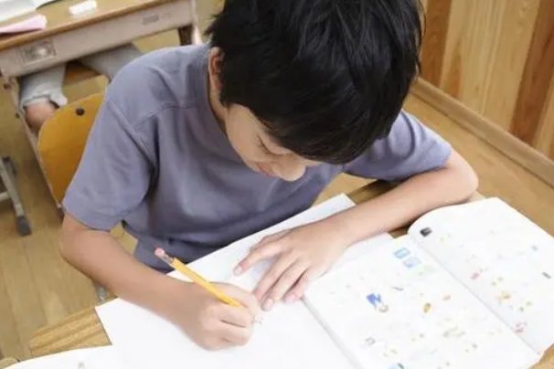 你知道作业害死了多少小学生吗。