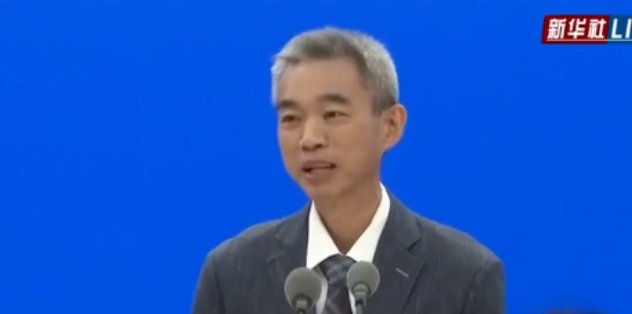 吴尊友直播回应疫情3年头发全白，我们从中可以读出哪些信息？