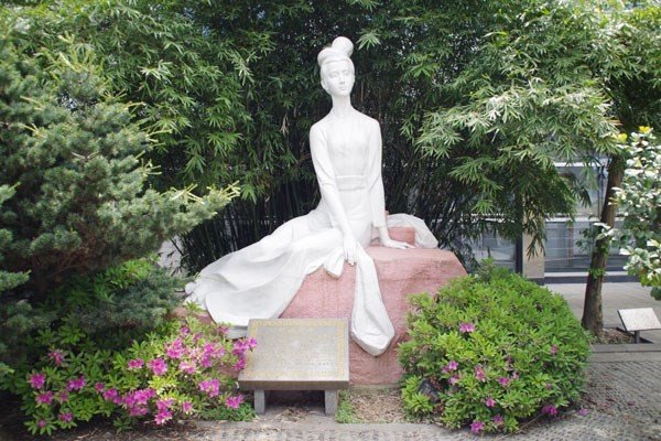 为什么在中国,舅舅有时候比爸爸还要大呢?