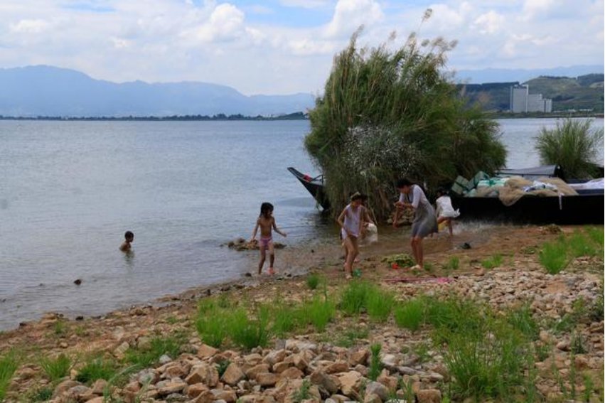 光光溜溜的拼音和意思