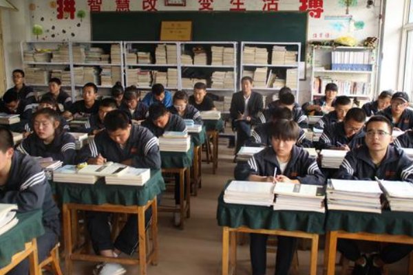 鸡飞狗跳什么意思