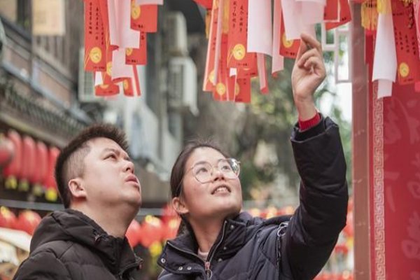 字正腔园打一生肖