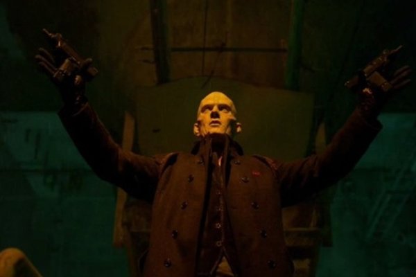 《血族》3中，昆兰体内没有虫子，为何有血族的能力呢？